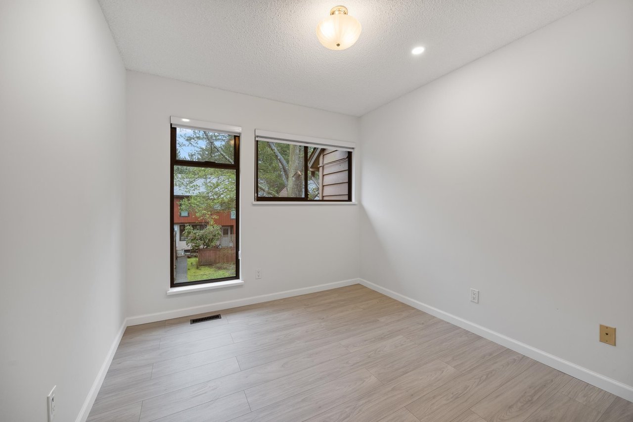4681 Fernglen Pl
