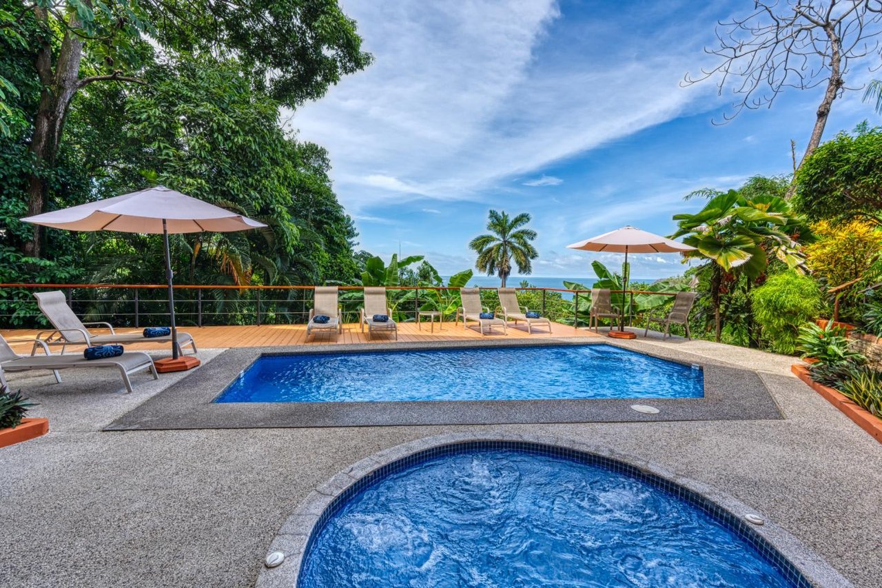 Villa Alegria with Outstanding Ocean View and Short Walk to the Beach