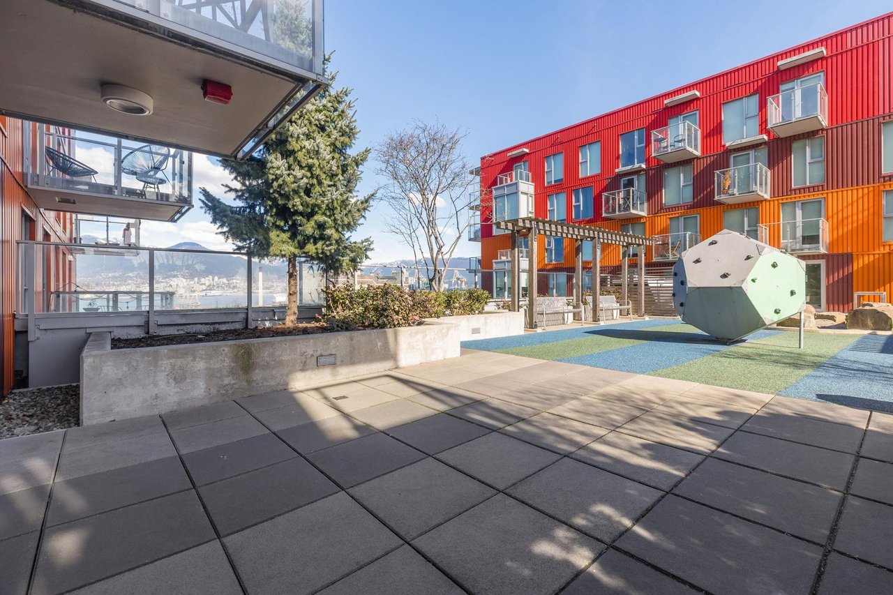 1003-983 E Hastings St