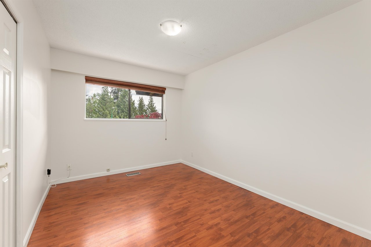 548 E Braemar Rd