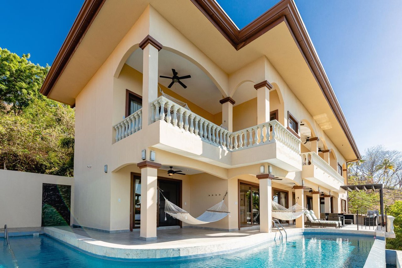 Luxury 6 BR Villa in Flamingo, Incredible Views | Starting At $1,350.00 Daily