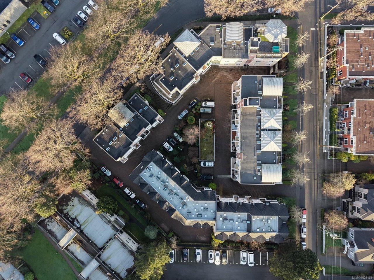 13-60 Dallas Rd, Victoria