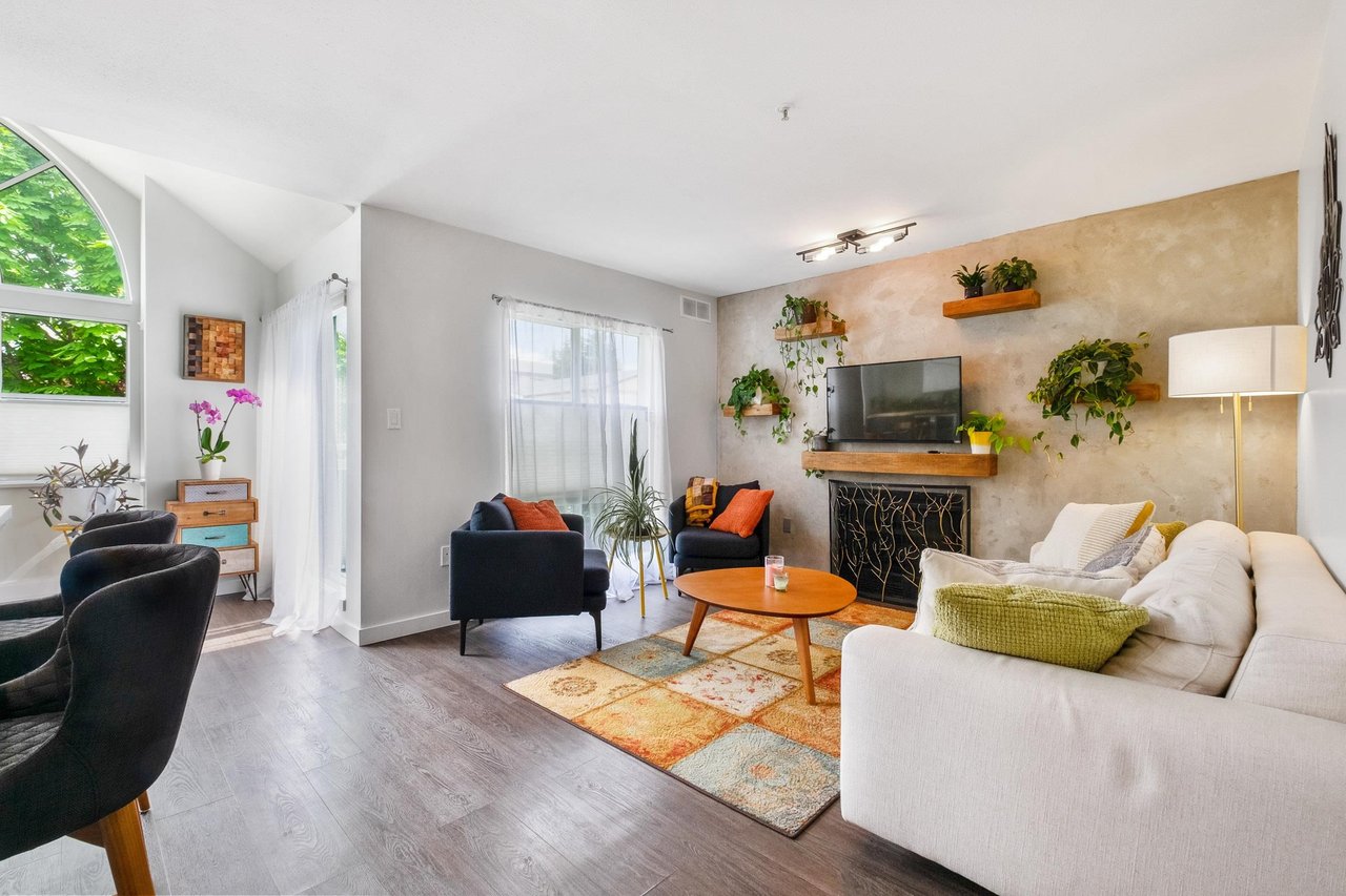 206-2960 E 29th Ave