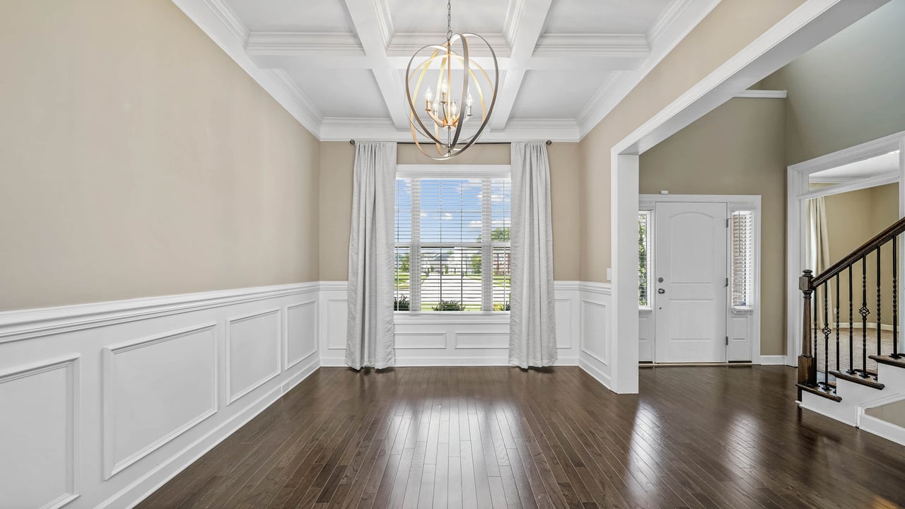 MADISON CITY SCHOOLS! 5BR/4BA house with LOTS of room to enjoy! 