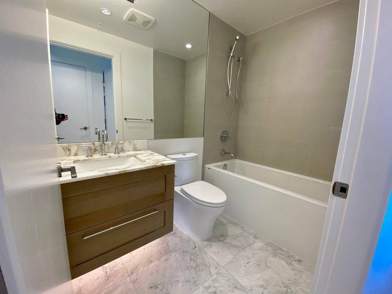 1102-1501 Foster St