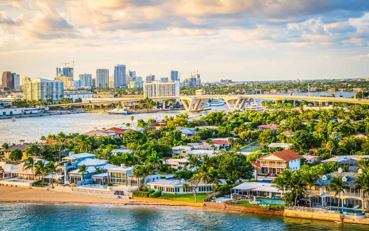 LAUDERDALE HARBOURS