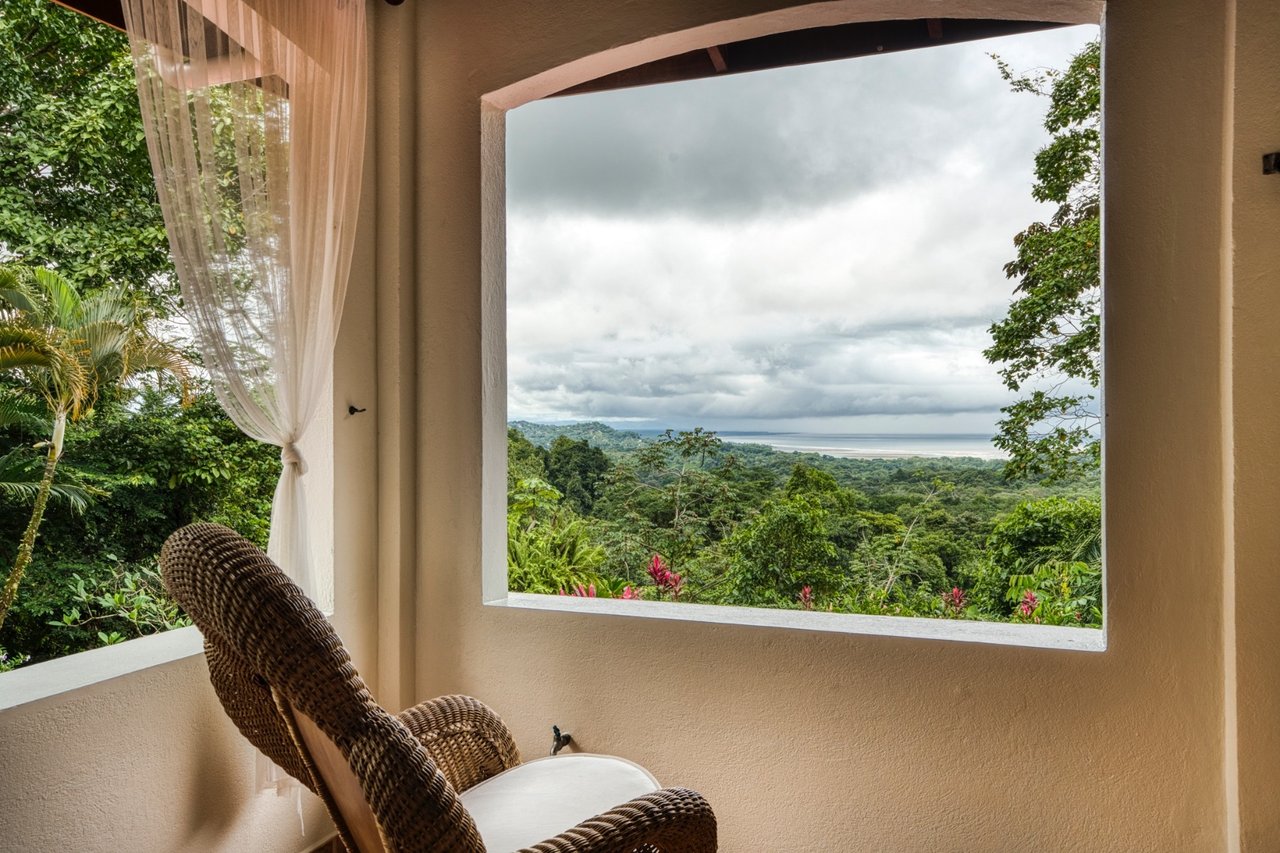 Secluded Jungle View Estate, Ojochal, Puntarenas