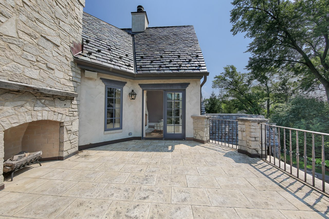 world class home in southeast hinsdale