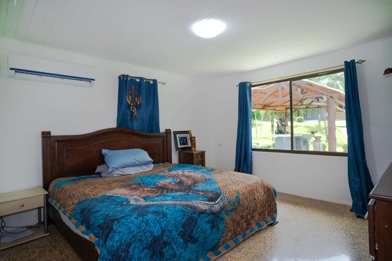 Three home stunning estate close to Quepos