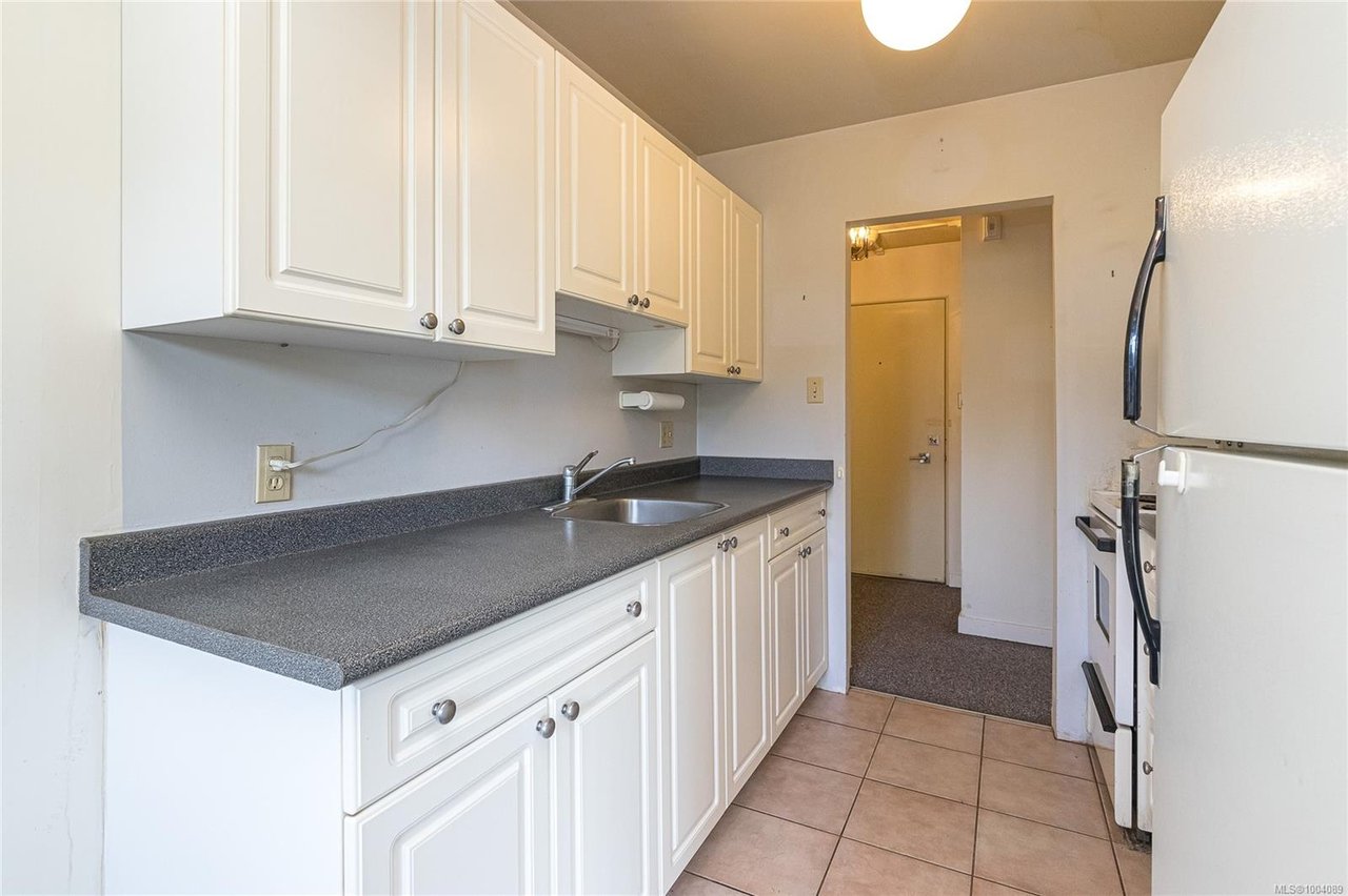 202-1122 Hilda St, Victoria