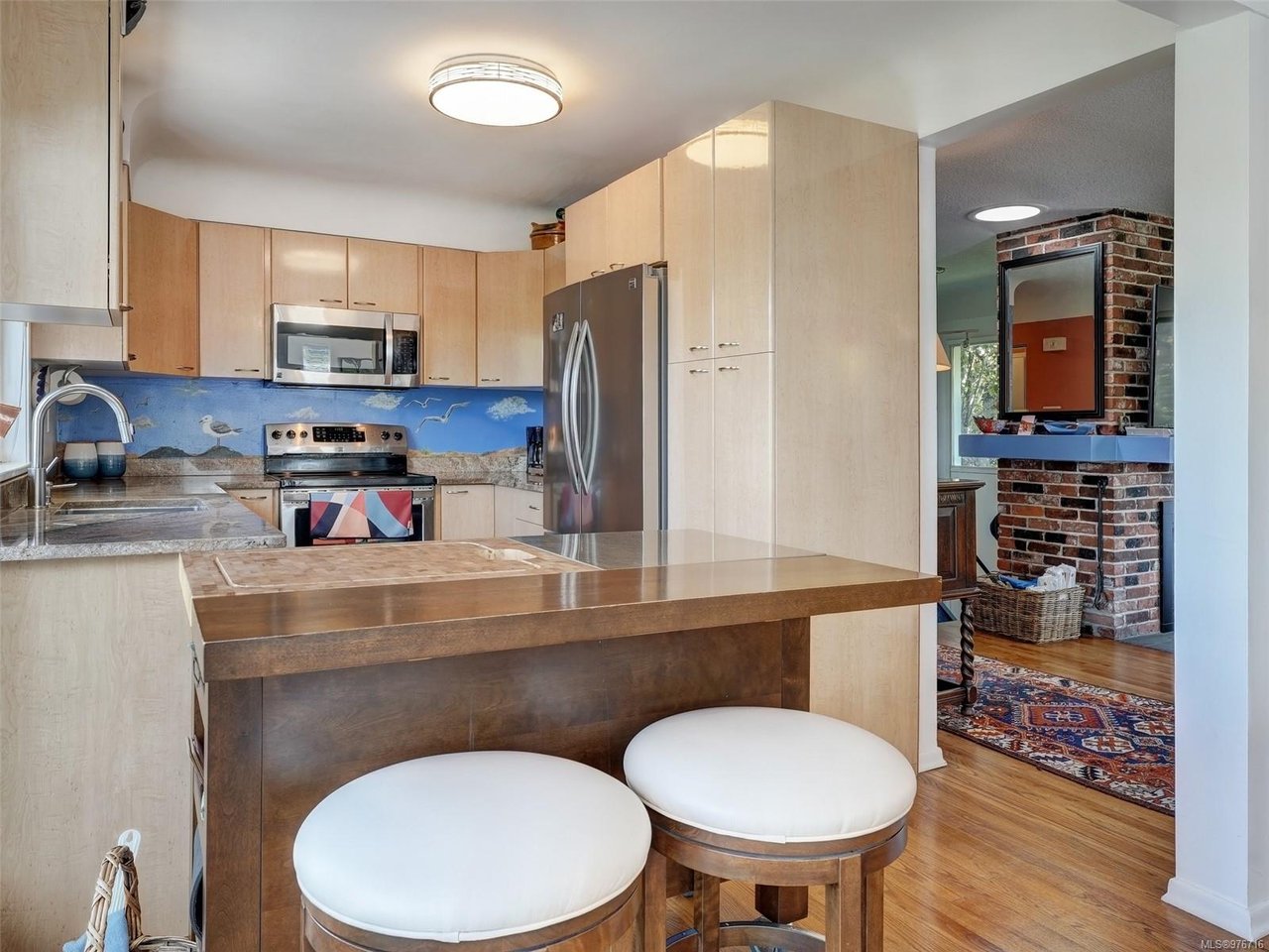 2105 Lorne Terr