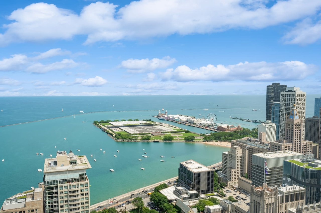 180 E PEARSON Street Unit: 4504