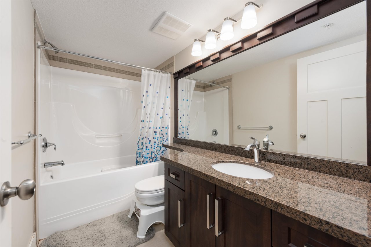 212-2175 Fraser Ave