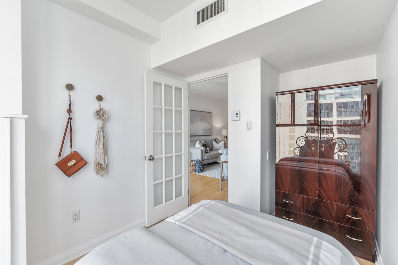 909-65 Scadding Ave
