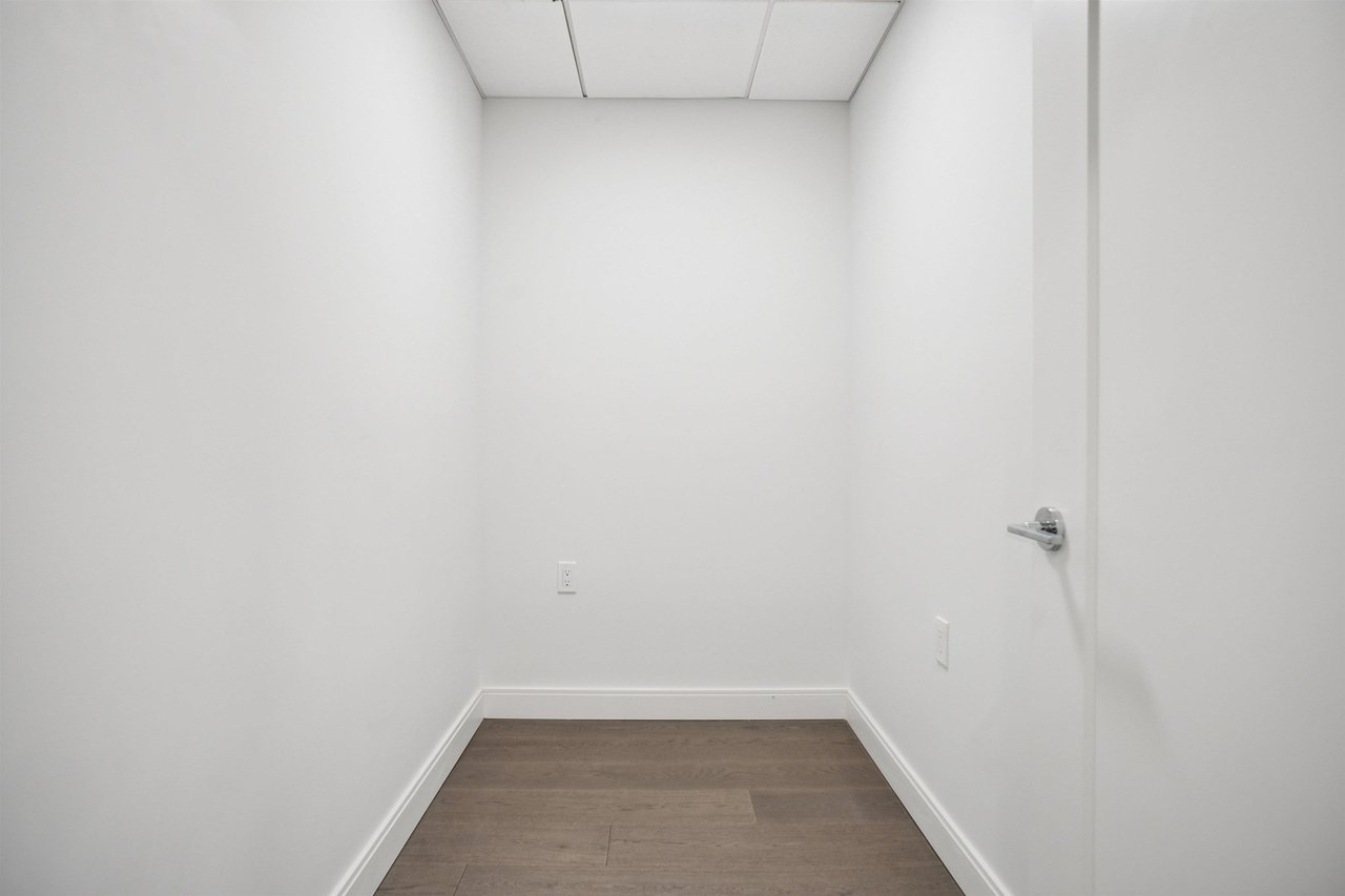 203-4932 Cambie St