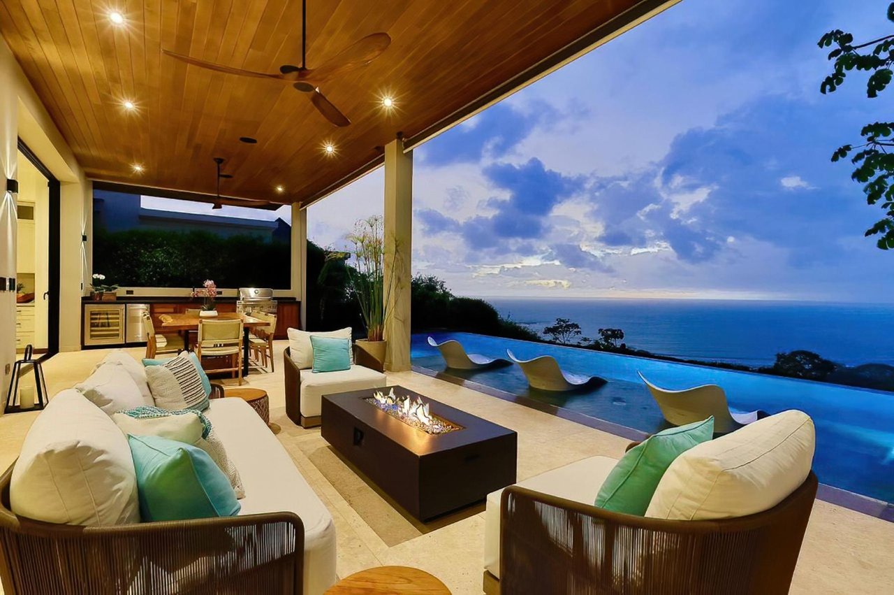 Solar Powered Oceanview Estate, Dominical, Puntarenas