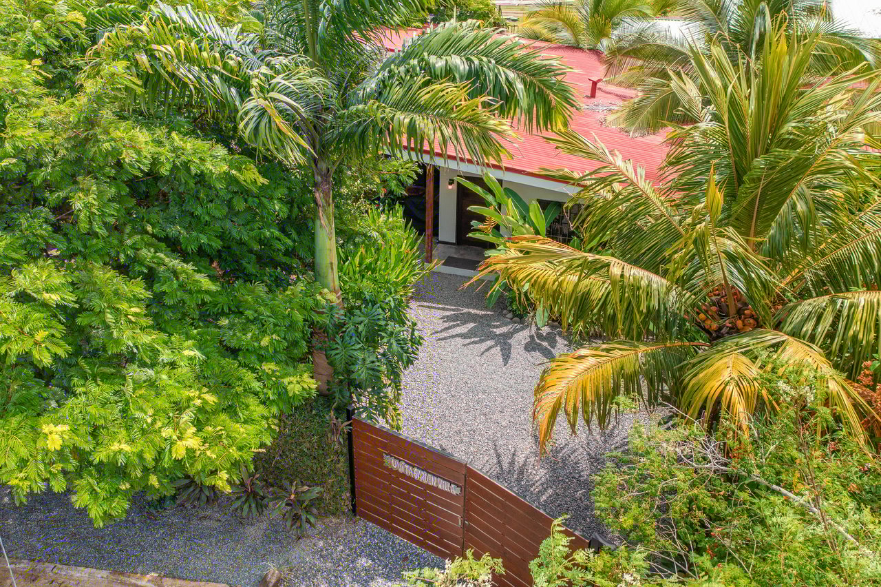 Uvita Garden Villa and Casita, 4 Bedrooms Total, Walking Distance To All