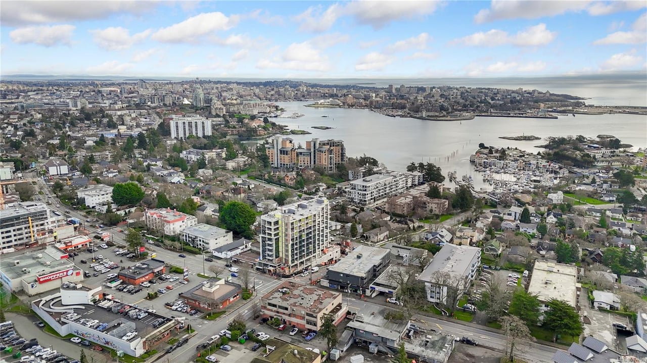 2-910 Old Esquimalt Rd