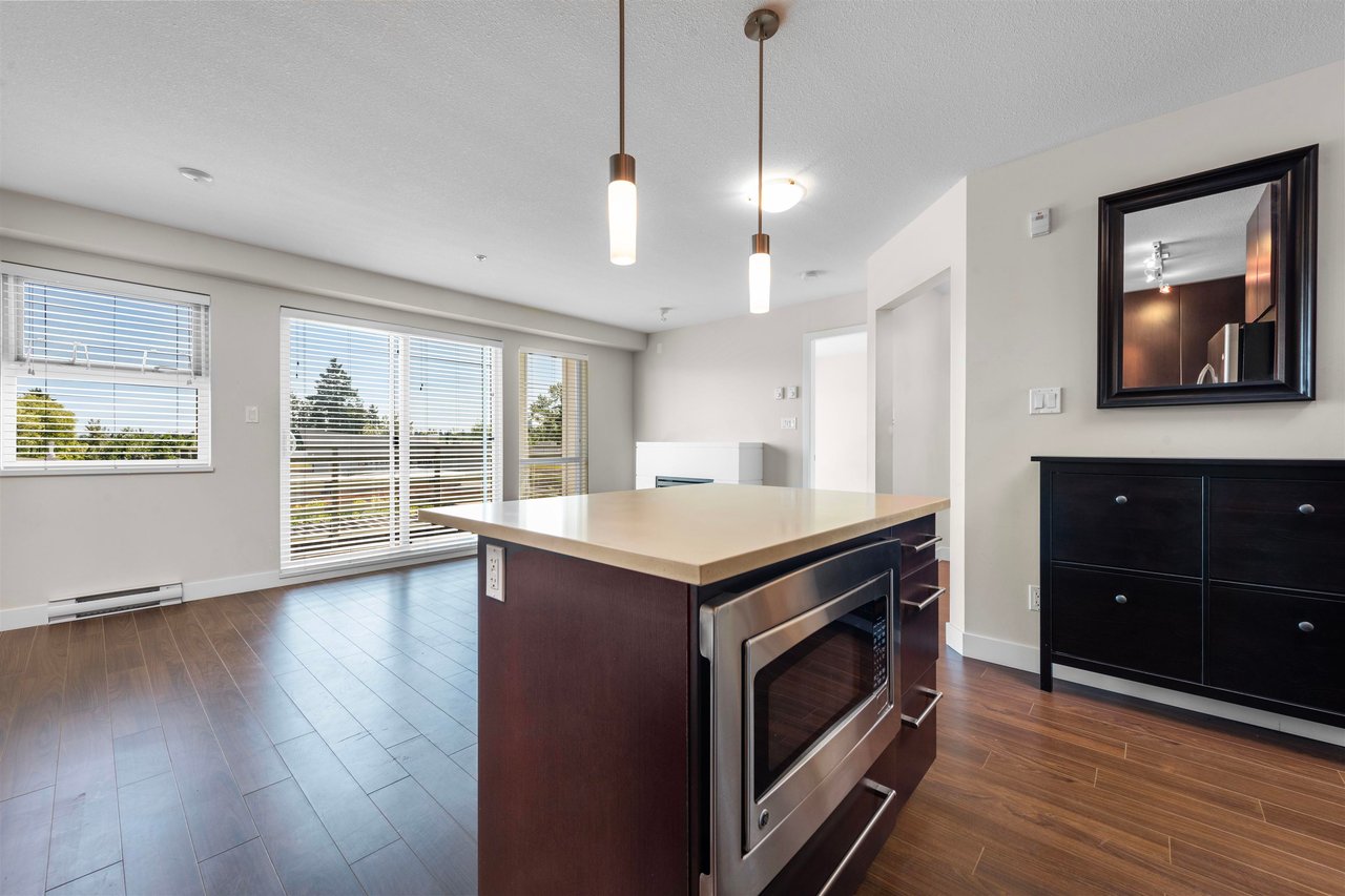 307-15795 Croydon Dr