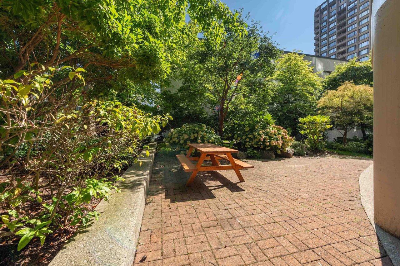 1801-1277 Nelson St