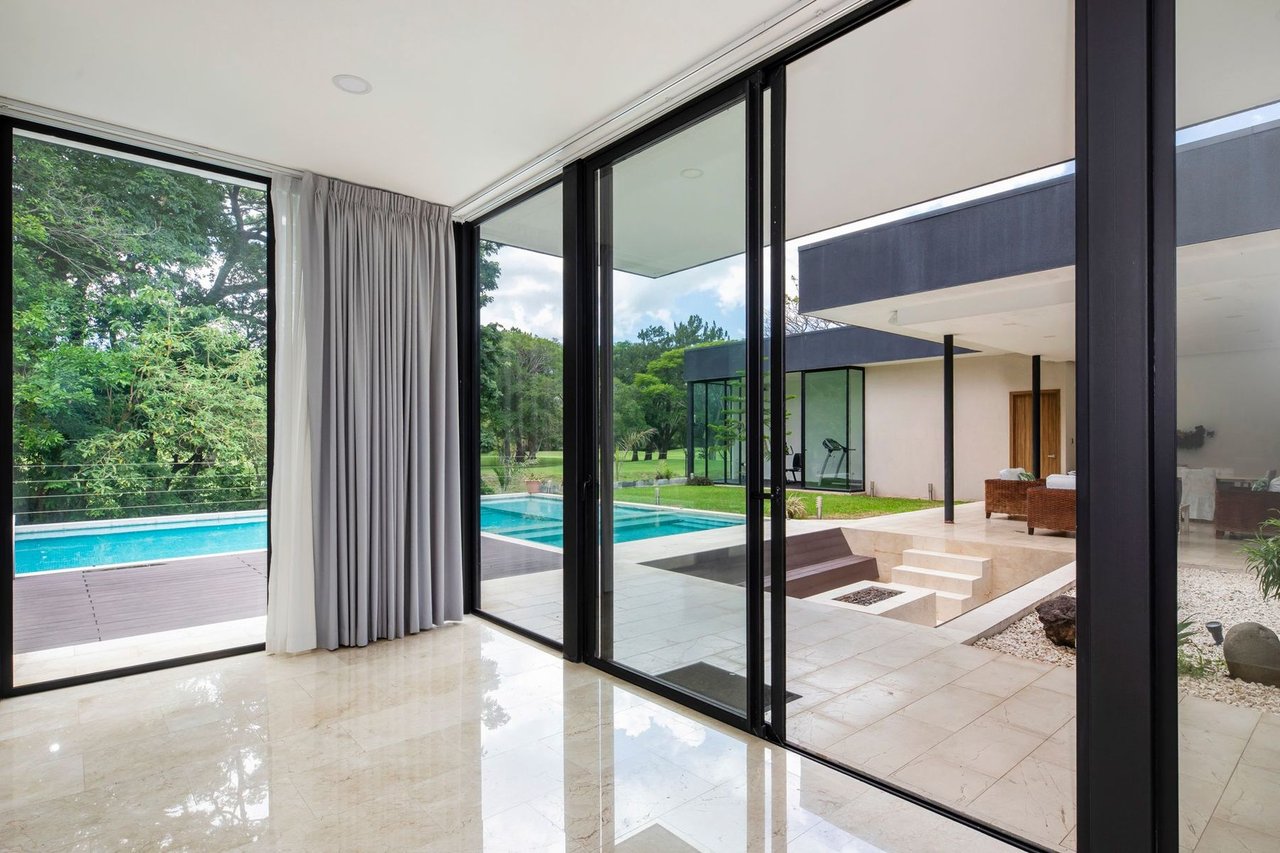 Golf Front Modern Home, Santa Ana, San Jose