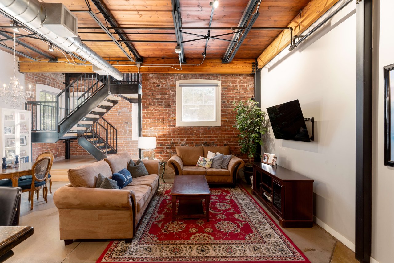 304 W. Roosevelt St. #102