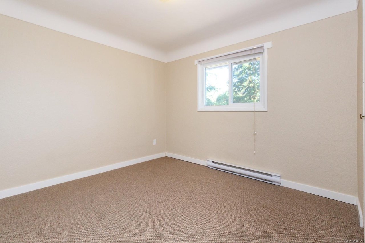 872 Old Esquimalt Rd