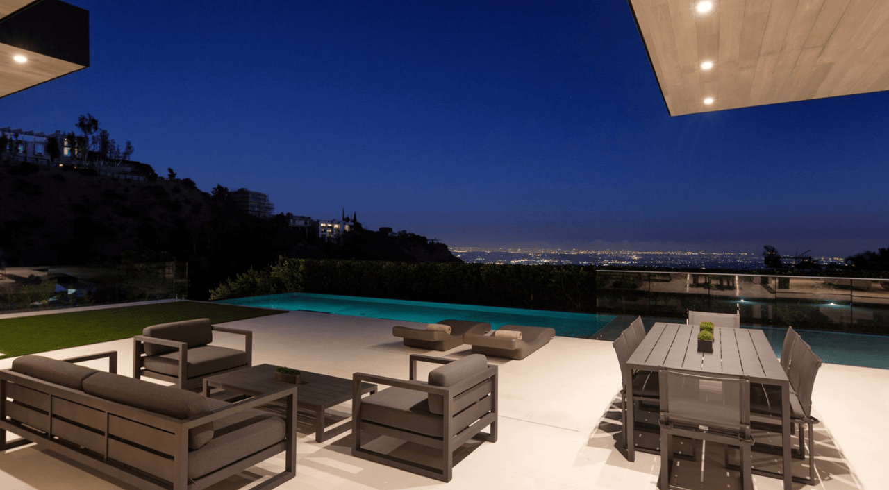 Crescent Chateau