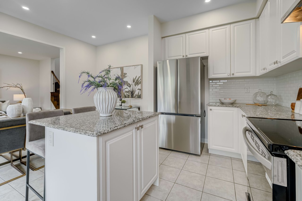 18 Fred Jackman Ave