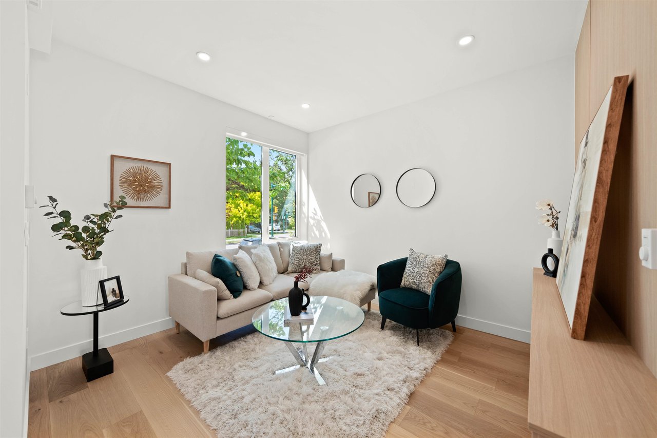 2418 Victoria Dr