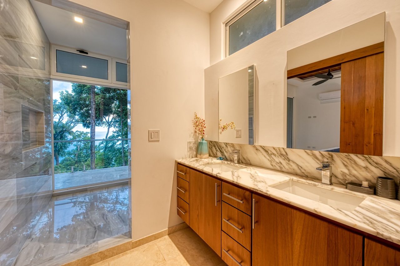 Modern Luxury Ocean View Home, Dominical, Puntarenas