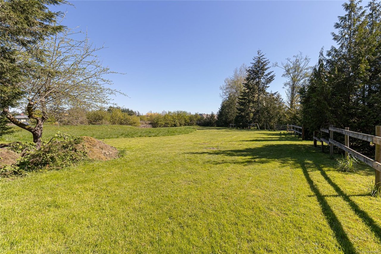 1550 McHattie Rd