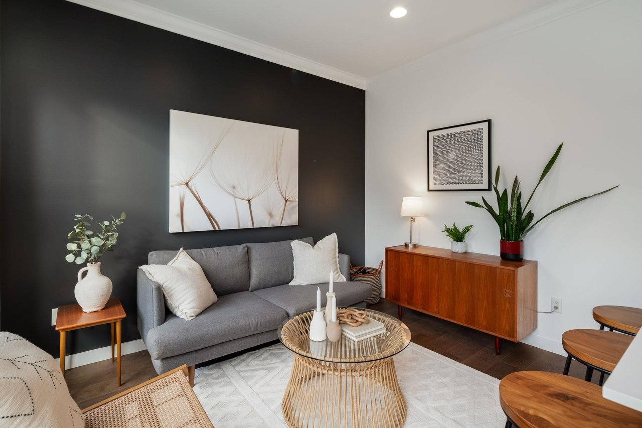 10-308 E 14th St