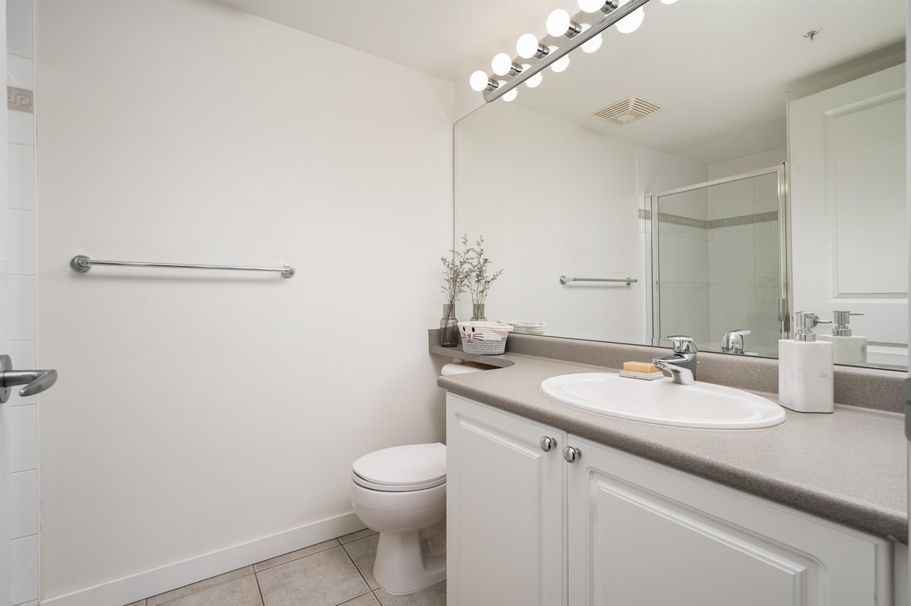 1201-850 Royal Ave