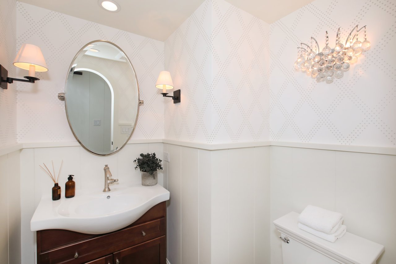 426 Dahlia Avenue