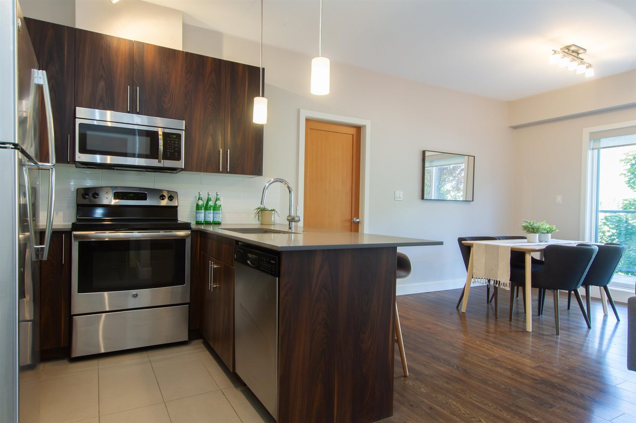 205-1025 Legacy Wy