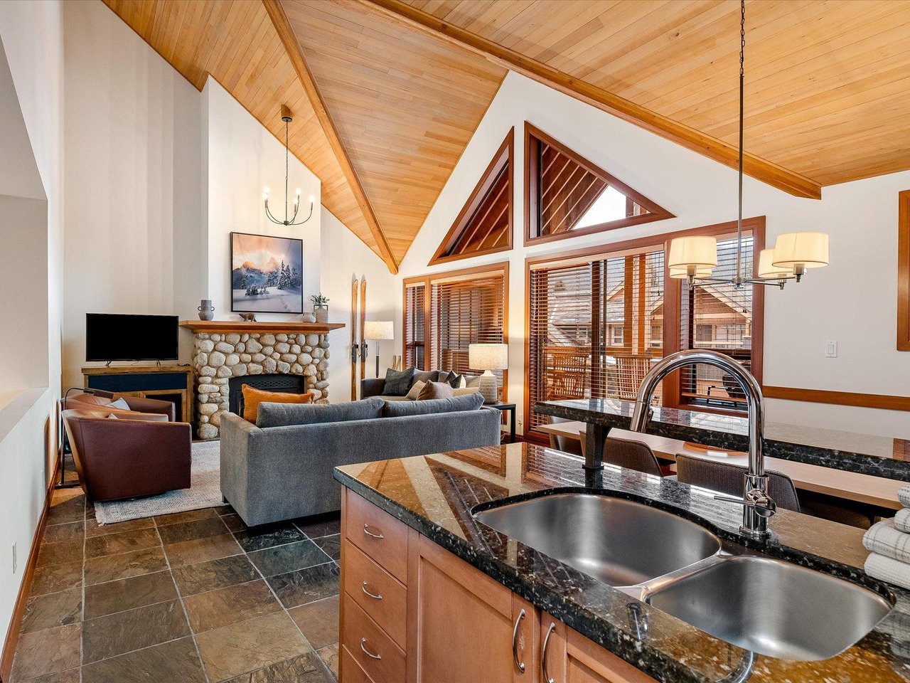 4821C Casabella Cres