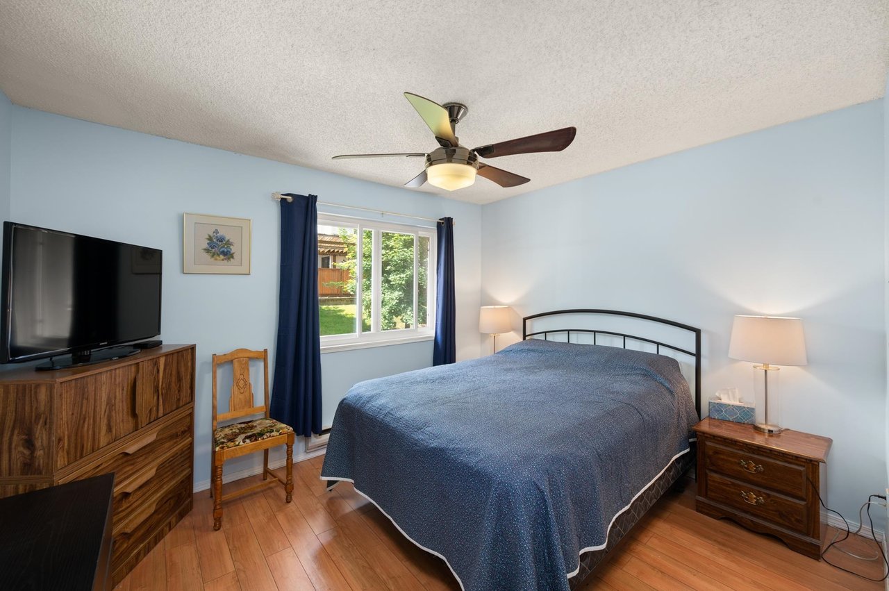 24-2830 W Bourquin Cres