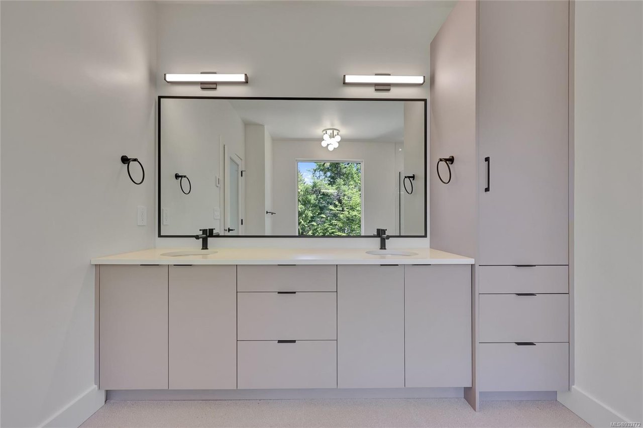 3909 Olympian Wy