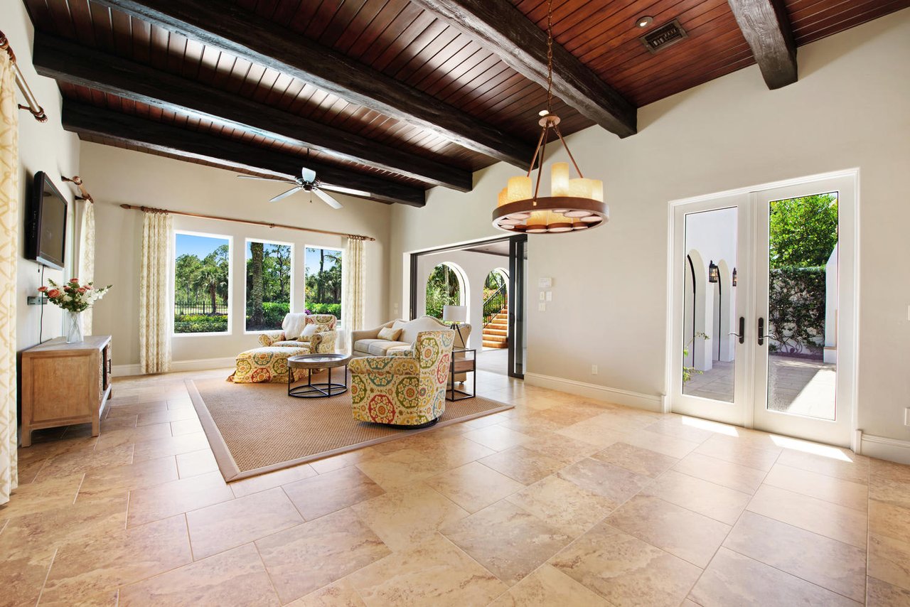 10838 Est Cortile CT