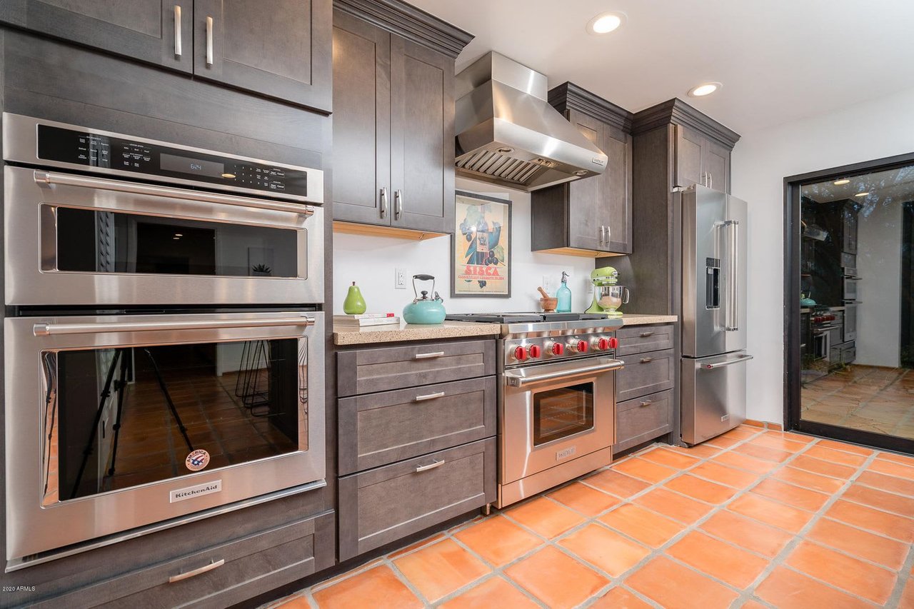 5222 N SADDLE ROCK DRIVE