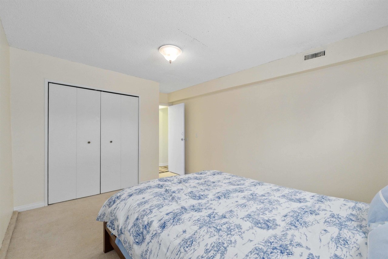 15774 96 Ave