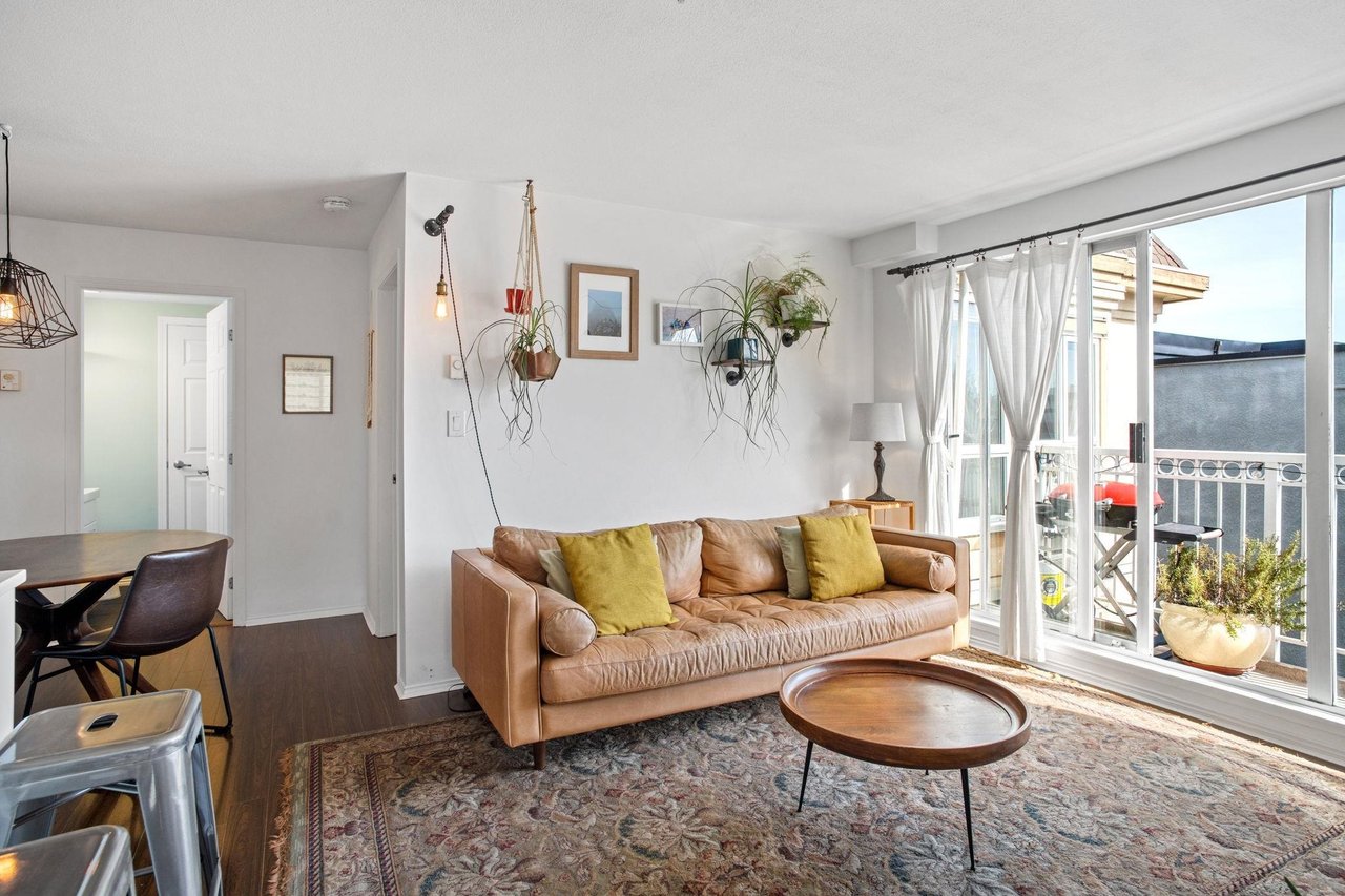 303-228 E 14th Ave