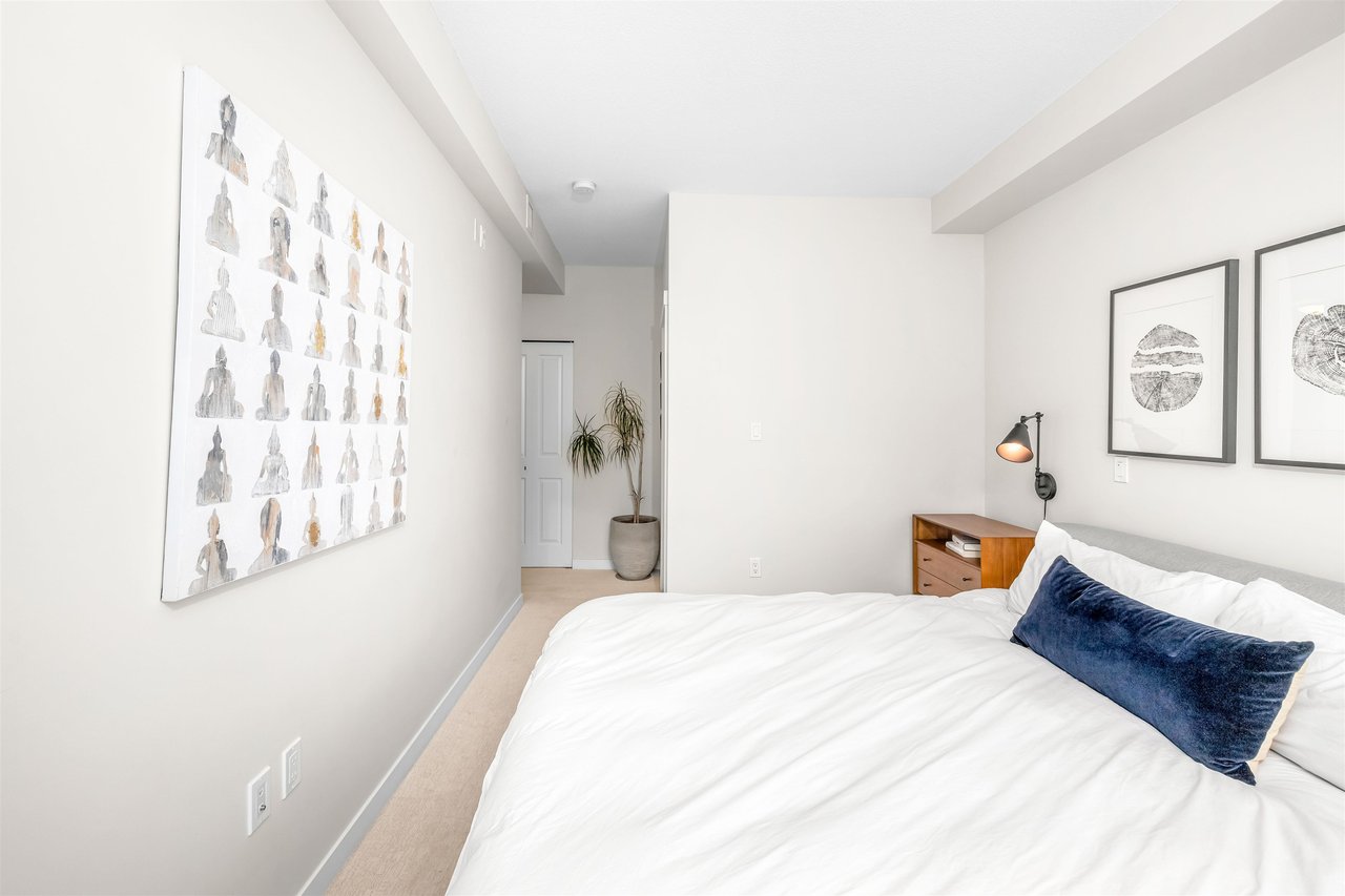 411-277 W 1st St