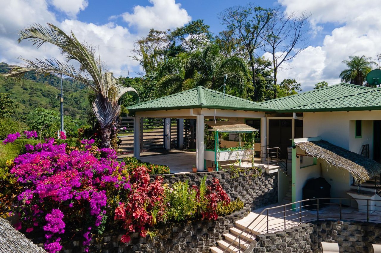 Elegant & Relaxing Beautiful 3 Bedroom Home With Mountain and Ocean Views 3