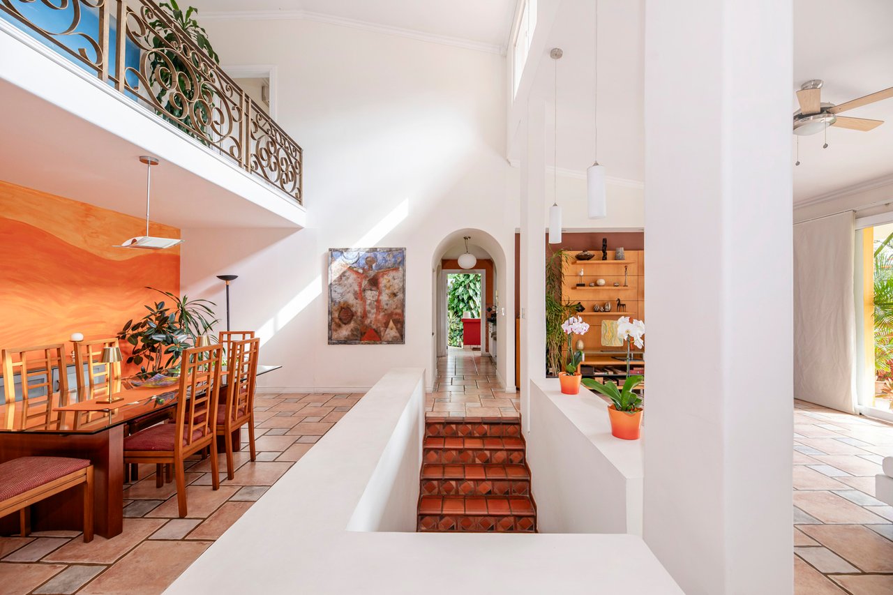 Artistic Mountain View Home, Santa Ana, San Jose