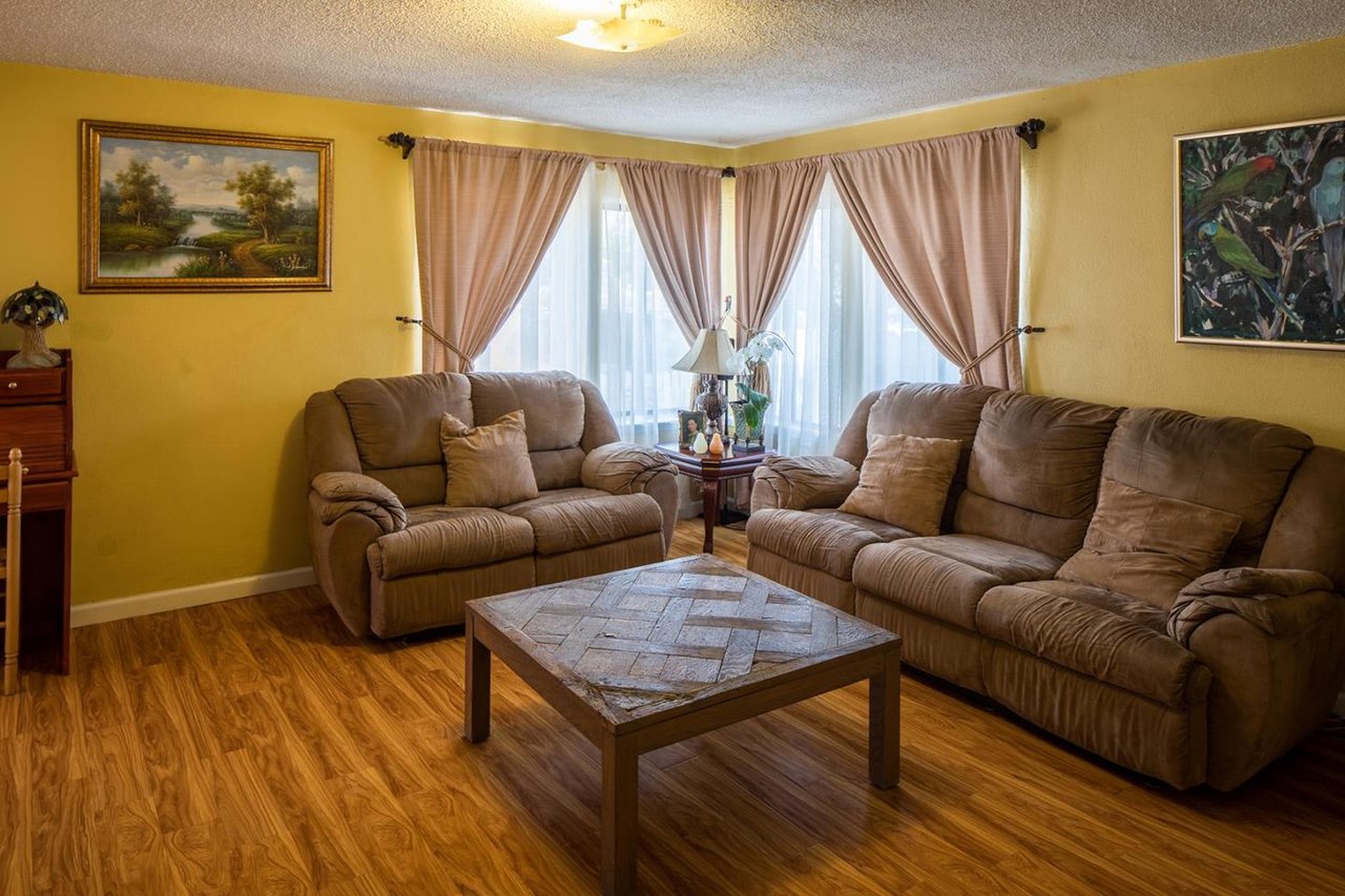 1211 Echo Ave