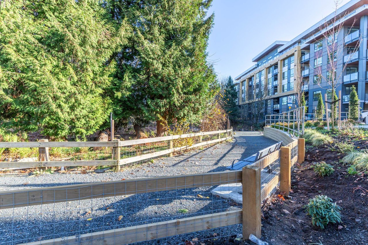 207-27218 Aldergrove Town Center Dr