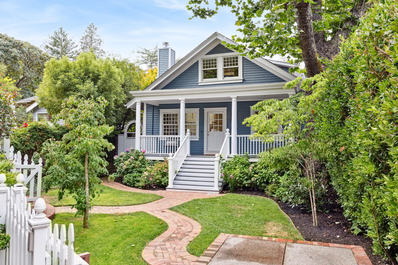 10 Raymond Avenue