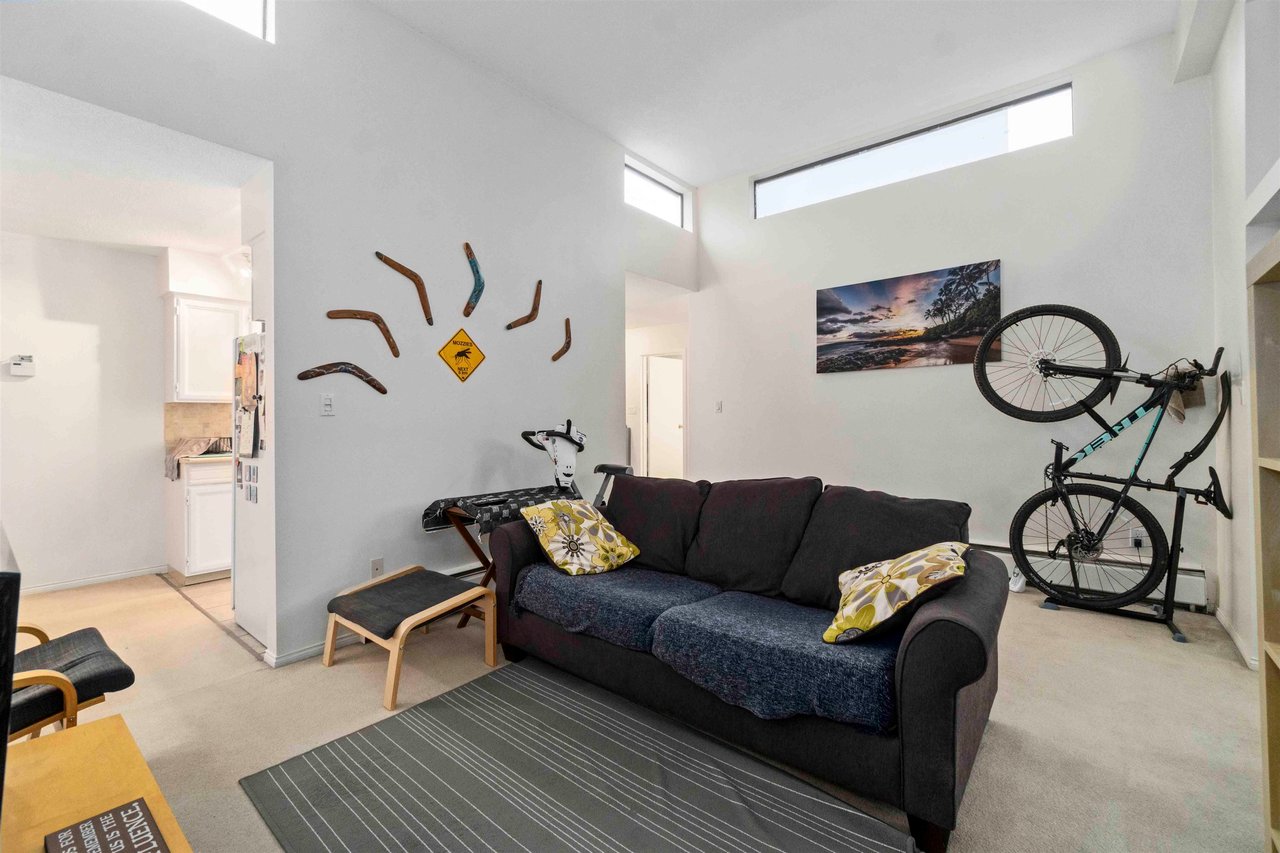 310-2255 W 8th Ave
